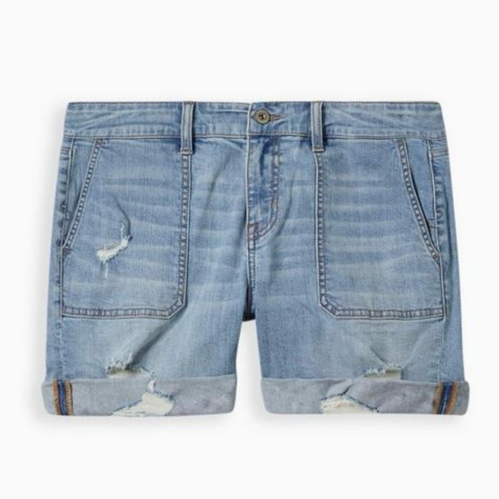 Torrid Light Wash Denim Mid Rise Distressed Jean Shorts Size 20
